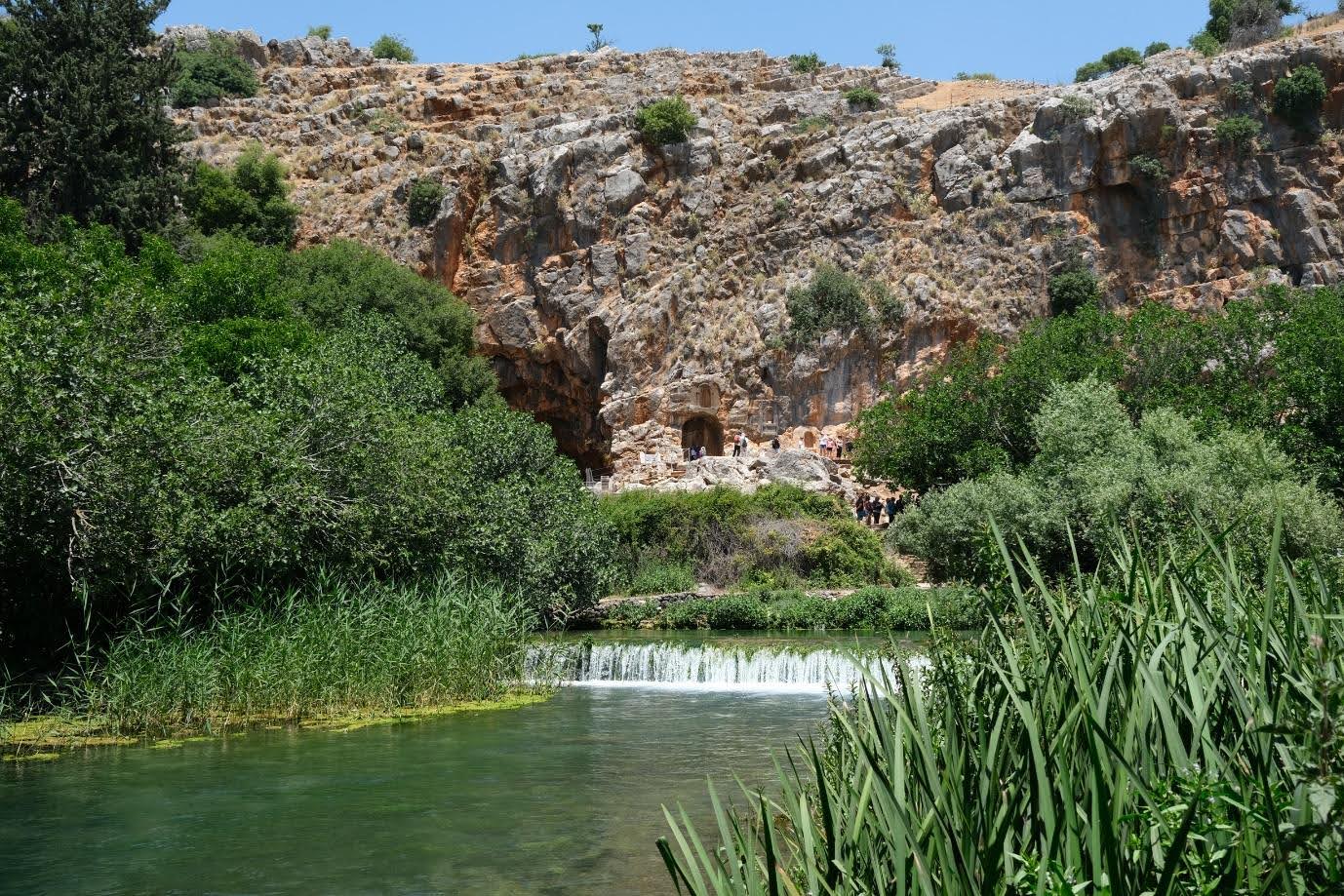 El río Banias en Cesárea de Filipo: una de las fuentes del Jordán. Reed Miller, 2022 El río Banias en Cesárea de Filipo: una de las fuentes del Jordán. Reed Miller, 2022