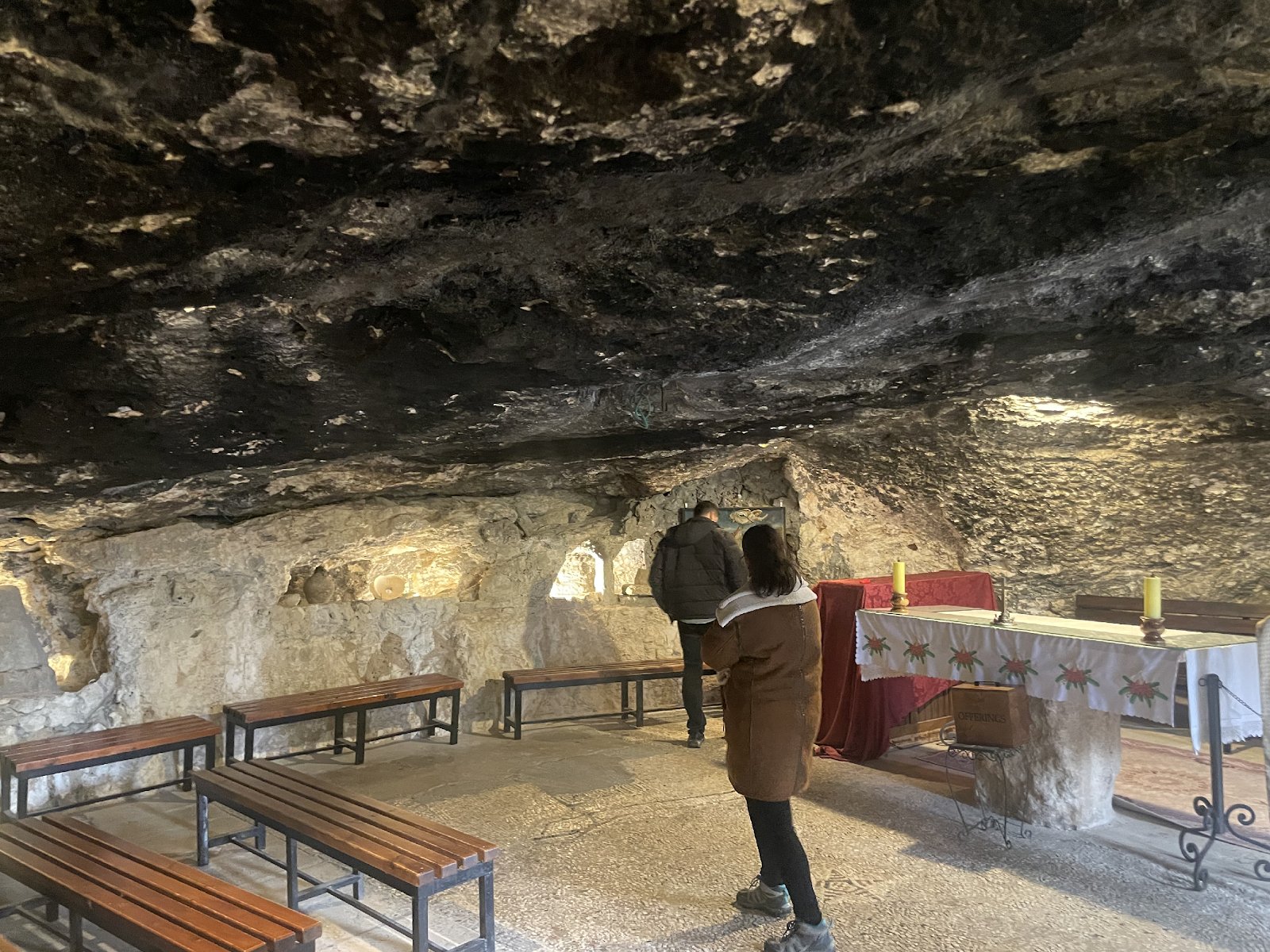 Interior of this grotto. Photo: Henri Gourinard